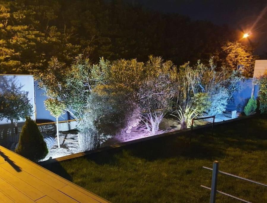 Вилла Maison De Vacances Contemporaine Avec Piscine Веден Экстерьер фото