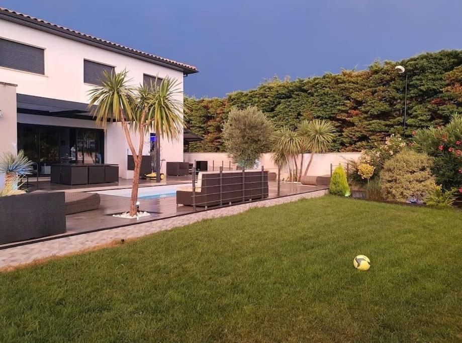 Вилла Maison De Vacances Contemporaine Avec Piscine Веден Экстерьер фото